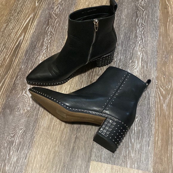 Dolce Vita Studded Ankle Bootie size 7.5 - Picture 2 of 5
